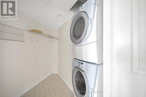 606 - 45 Kingsbridge Garden Circle, Mississauga, ON - Indoor Photo Showing Laundry Room