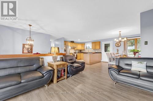 2679 Cooper Road, Madoc, ON - Indoor Photo Showing Living Room