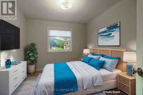 1612 Waddell Avenue, Peterborough (Monaghan), ON - Indoor Photo Showing Bedroom