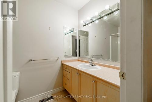 1612 Waddell Avenue, Peterborough (Monaghan), ON - Indoor Photo Showing Bathroom