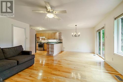 1612 Waddell Avenue, Peterborough (Monaghan), ON - Indoor Photo Showing Living Room