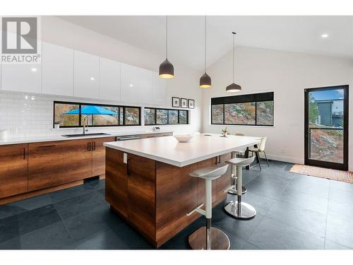 2710 Workman Place, Naramata, BC - Indoor Photo Showing Kitchen