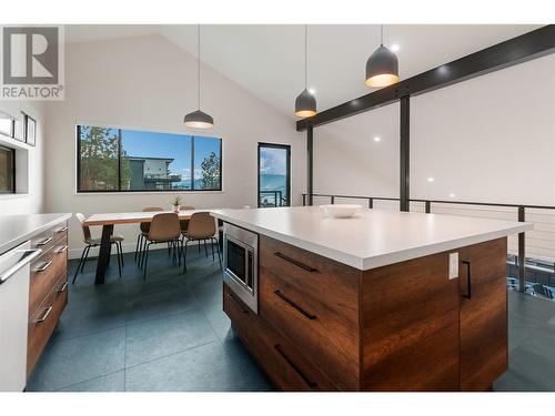 2710 Workman Place, Naramata, BC - Indoor Photo Showing Kitchen