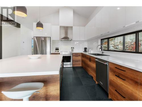 2710 Workman Place, Naramata, BC - Indoor Photo Showing Kitchen With Upgraded Kitchen