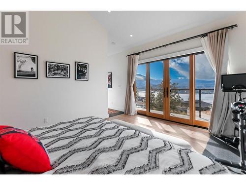 2710 Workman Place, Naramata, BC - Indoor Photo Showing Bedroom