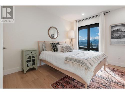 2710 Workman Place, Naramata, BC - Indoor Photo Showing Bedroom