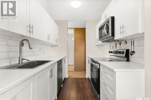 110 31 Rodenbush Drive, Regina, SK - Indoor Photo Showing Kitchen