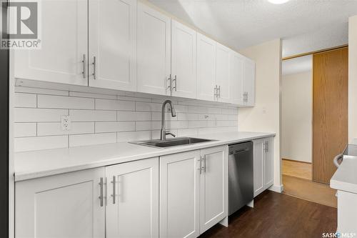 110 31 Rodenbush Drive, Regina, SK - Indoor Photo Showing Kitchen With Upgraded Kitchen