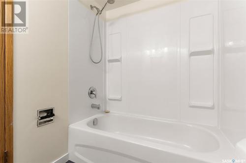 110 31 Rodenbush Drive, Regina, SK - Indoor Photo Showing Bathroom