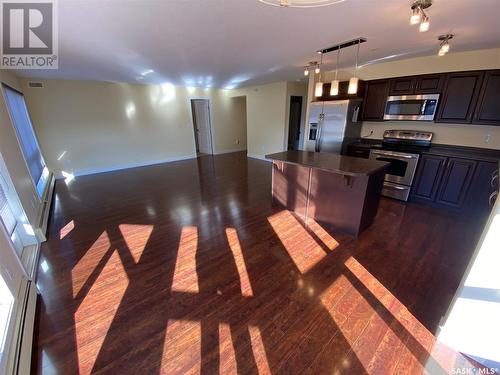 205 333 Morrison Drive, Yorkton, SK - Indoor Photo Showing Kitchen