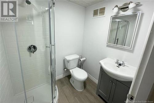 16 Downsview Avenue, Moncton, NB - Indoor Photo Showing Bathroom