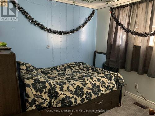 4 Montcalm Street, St. Thomas, ON - Indoor Photo Showing Bedroom