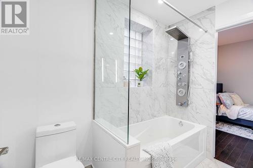 201 - 280 Queens Avenue, London, ON - Indoor Photo Showing Bathroom