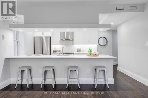 201 - 280 Queens Avenue, London, ON - Indoor Photo Showing Kitchen With Upgraded Kitchen