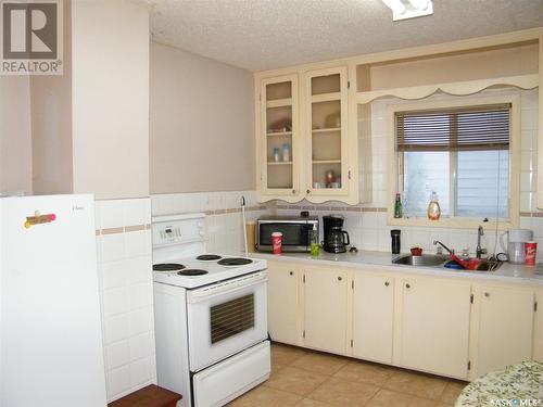 106 1St Avenue, Middle Lake, SK - Indoor Photo Showing Kitchen