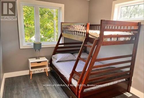 20 Sauble Falls Parkway, Saugeen Shores, ON - Indoor Photo Showing Bedroom