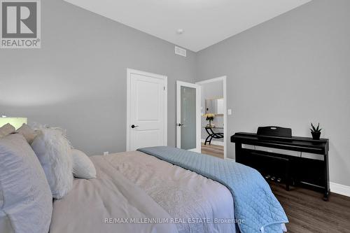 23 Sassafras Row, Fort Erie, ON - Indoor Photo Showing Bedroom