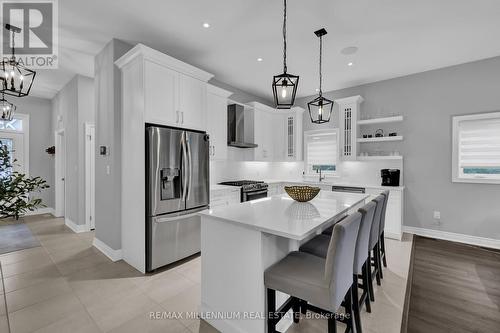 23 Sassafras Row, Fort Erie, ON - Indoor Photo Showing Kitchen With Upgraded Kitchen