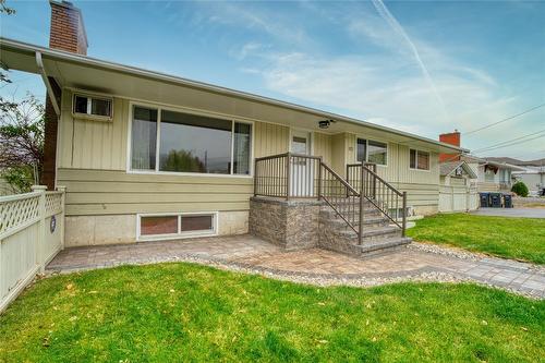 1477 Atkinson Street, Penticton, BC - Outdoor