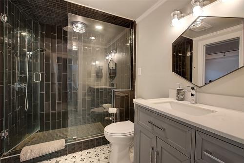 3310 Mathews Road, Kelowna, BC - Indoor Photo Showing Bathroom