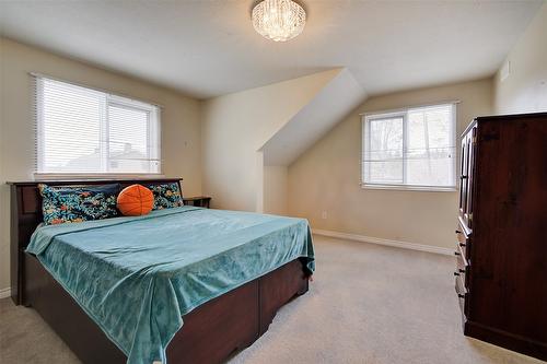 3310 Mathews Road, Kelowna, BC - Indoor Photo Showing Bedroom