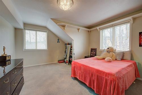 3310 Mathews Road, Kelowna, BC - Indoor Photo Showing Bedroom