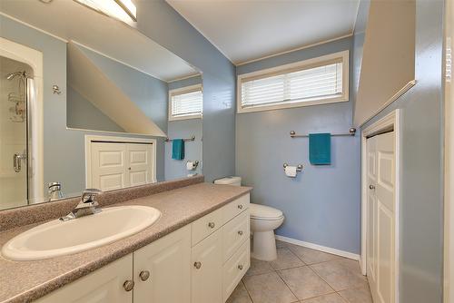 3310 Mathews Road, Kelowna, BC - Indoor Photo Showing Bathroom