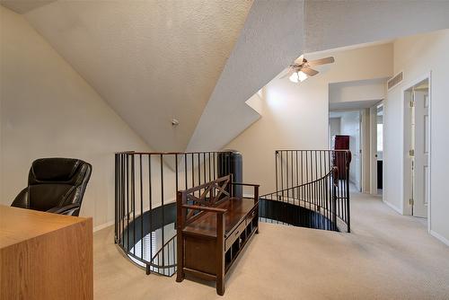 3310 Mathews Road, Kelowna, BC - Indoor Photo Showing Other Room