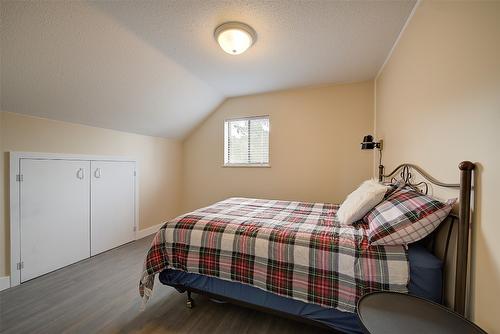 3310 Mathews Road, Kelowna, BC - Indoor Photo Showing Bedroom