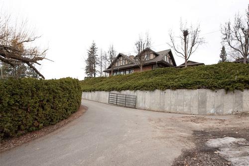 3310 Mathews Road, Kelowna, BC - Outdoor