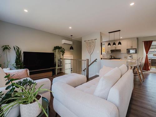 Salon - 994 Rue Du Buisson, Saint-Jérôme, QC - Indoor Photo Showing Living Room