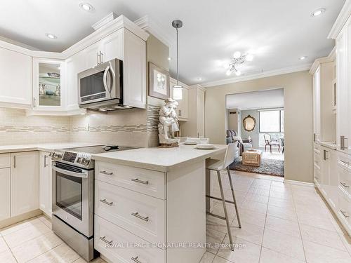 102-1 Concorde Pl, Toronto, ON - Indoor Photo Showing Kitchen With Upgraded Kitchen