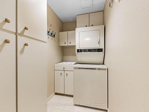 102-1 Concorde Pl, Toronto, ON - Indoor Photo Showing Laundry Room