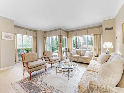 102-1 Concorde Pl, Toronto, ON - Indoor Photo Showing Living Room