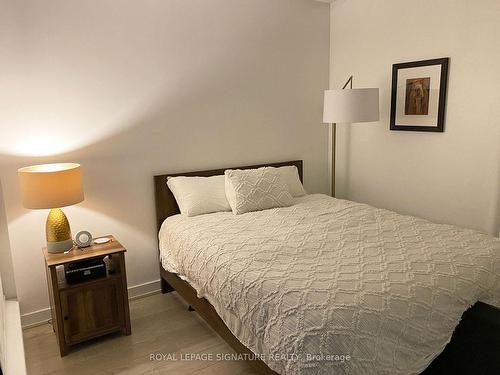 201-185 Roehampton Ave, Toronto, ON - Indoor Photo Showing Bedroom