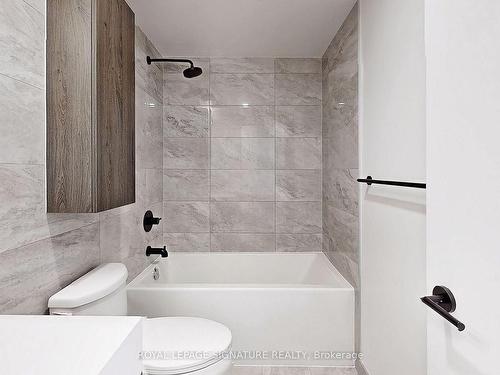 1518-108 Peter St, Toronto, ON - Indoor Photo Showing Bathroom