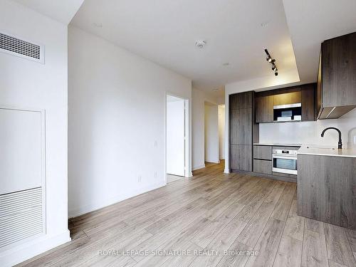 1518-108 Peter St, Toronto, ON - Indoor Photo Showing Kitchen