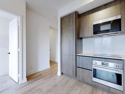 1518-108 Peter St, Toronto, ON - Indoor Photo Showing Kitchen