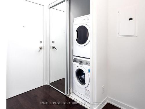 4202-12 York St, Toronto, ON - Indoor Photo Showing Laundry Room