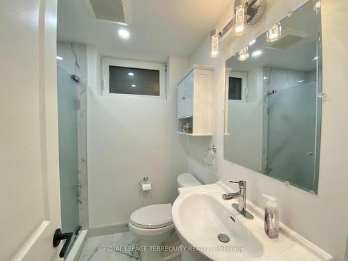 2-349 St Johns Rd, Toronto, ON - Indoor Photo Showing Bathroom