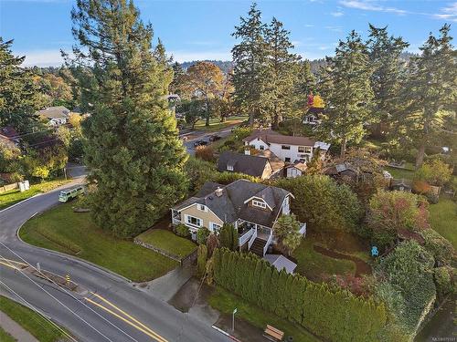 2898 Austin Ave, Saanich, BC 