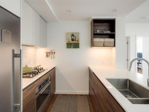 608-369 Tyee Rd, Victoria, BC - Indoor Photo Showing Kitchen With Double Sink