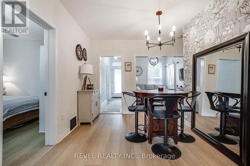 44 Steven Street, Hamilton, ON - Indoor Photo Showing Dining Room