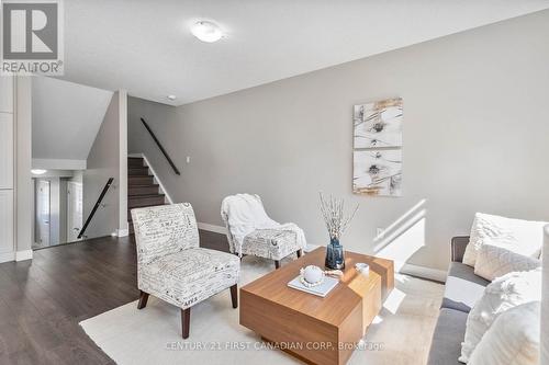 1199 Blackwell Boulevard, London, ON - Indoor Photo Showing Living Room