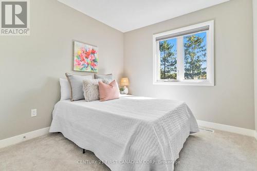 1199 Blackwell Boulevard, London, ON - Indoor Photo Showing Bedroom