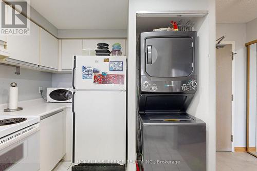 603 - 711 Rossland Road E, Whitby (Pringle Creek), ON - Indoor Photo Showing Laundry Room