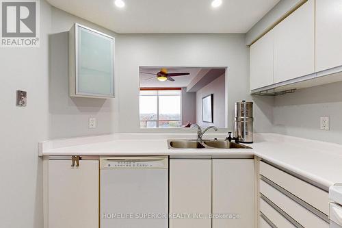 603 - 711 Rossland Road E, Whitby (Pringle Creek), ON - Indoor Photo Showing Kitchen With Double Sink