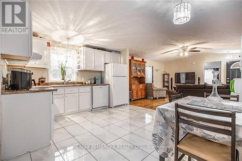 77 Pinehurst, Petawawa, ON - Indoor Photo Showing Kitchen