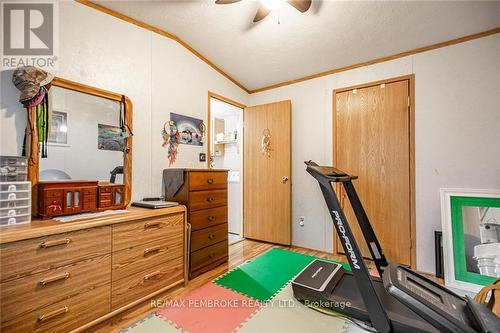 77 Pinehurst, Petawawa, ON - Indoor Photo Showing Other Room