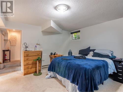 401 Gahan Avenue, Penticton, BC - Indoor Photo Showing Bedroom